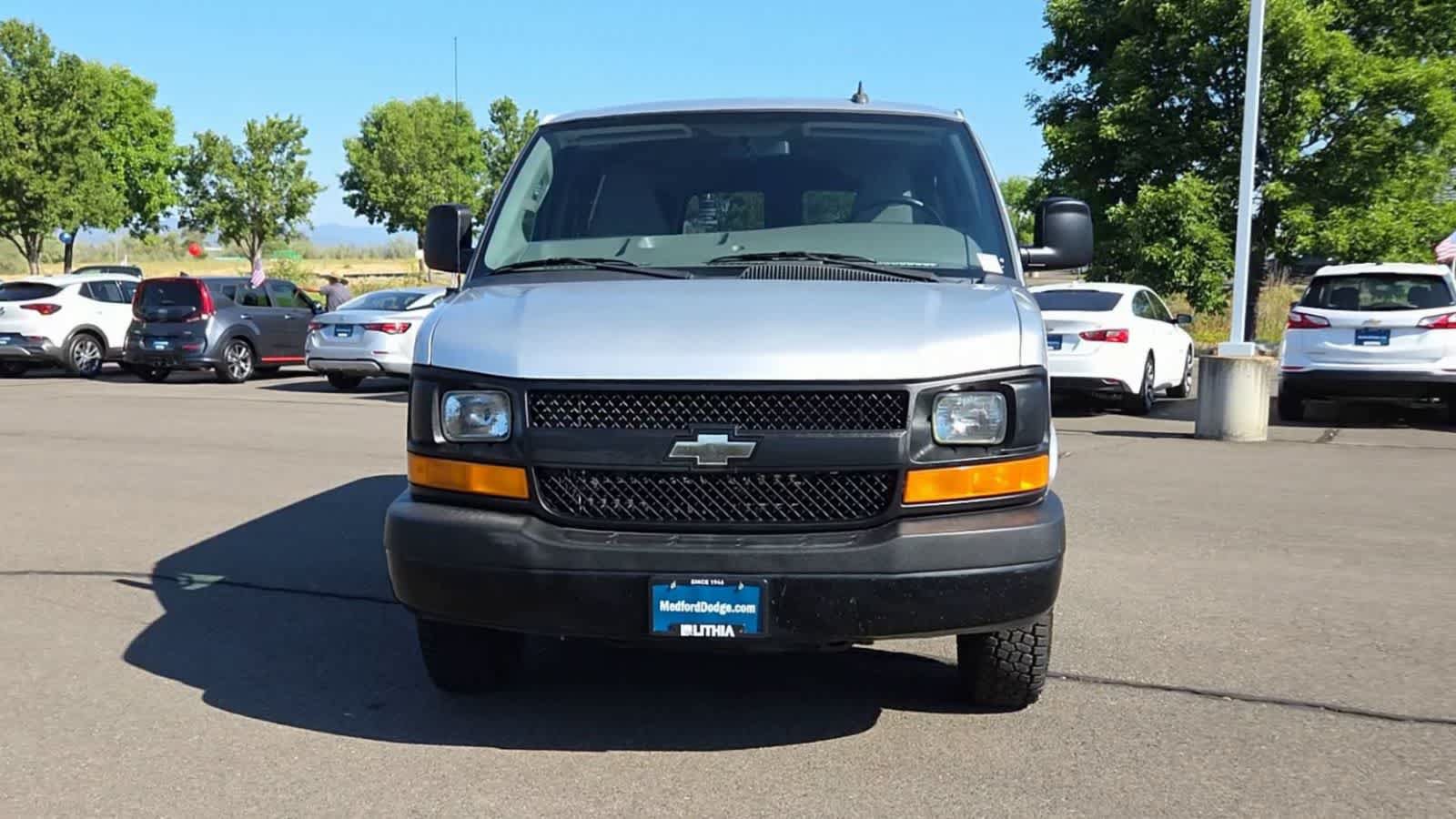 Used 2017 Chevrolet Express 2500 LS RWD image 3