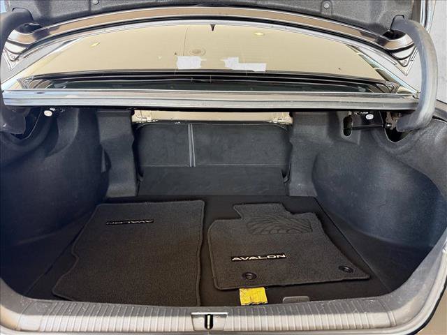 Used 2019 Toyota Avalon XLE w/ Moonroof Package FWD image 20