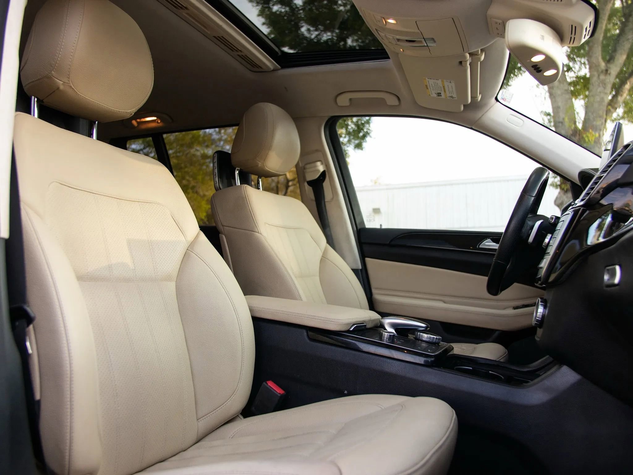 Used 2017 Mercedes-Benz GLS 450 4MATIC image 27