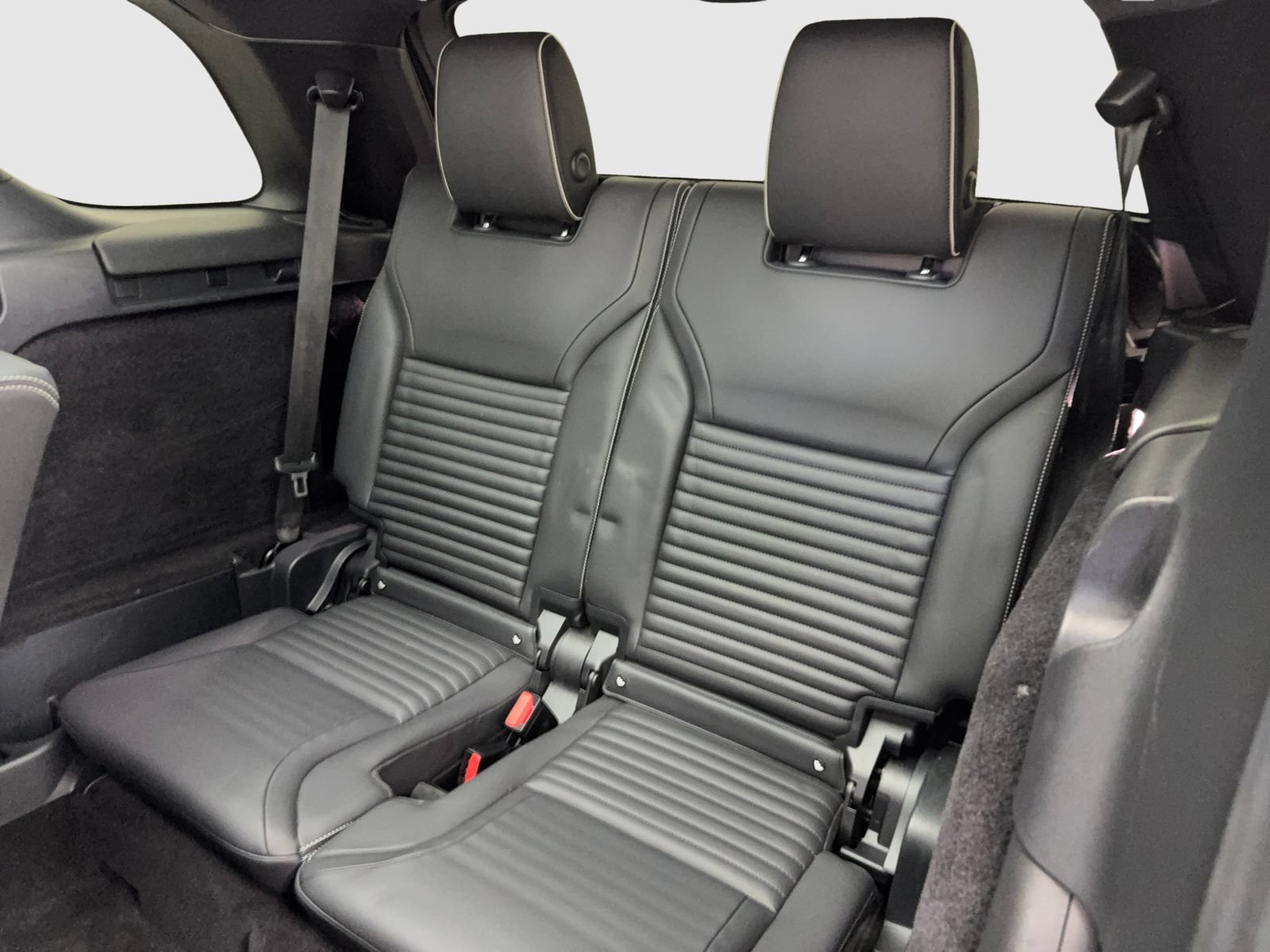 Used 2022 Land Rover Discovery HSE R-Dynamic AWD/4WD image 43