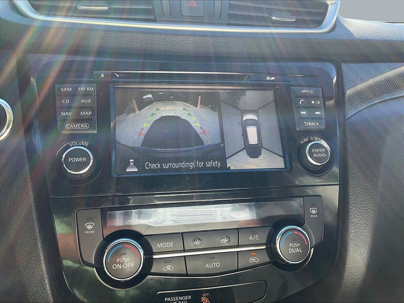 Used 2015 Nissan Rogue SL AWD/4WD image 16