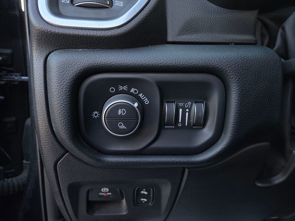 Used 2020 RAM 1500 Laramie w/ Sport Appearance Package image 13