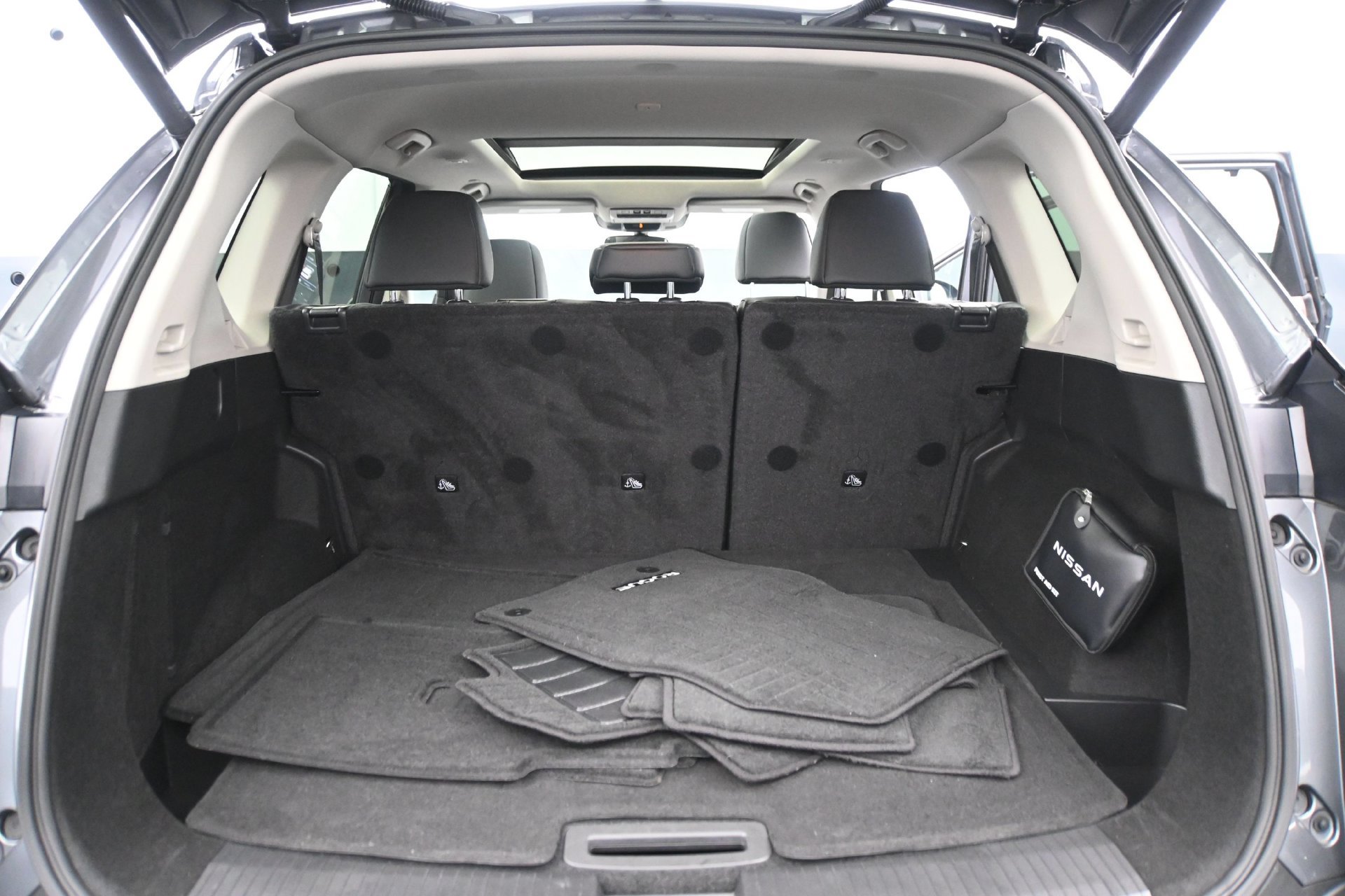 Used 2021 Toyota RAV4 XSE w/ Weather Package AWD/4WD image 17