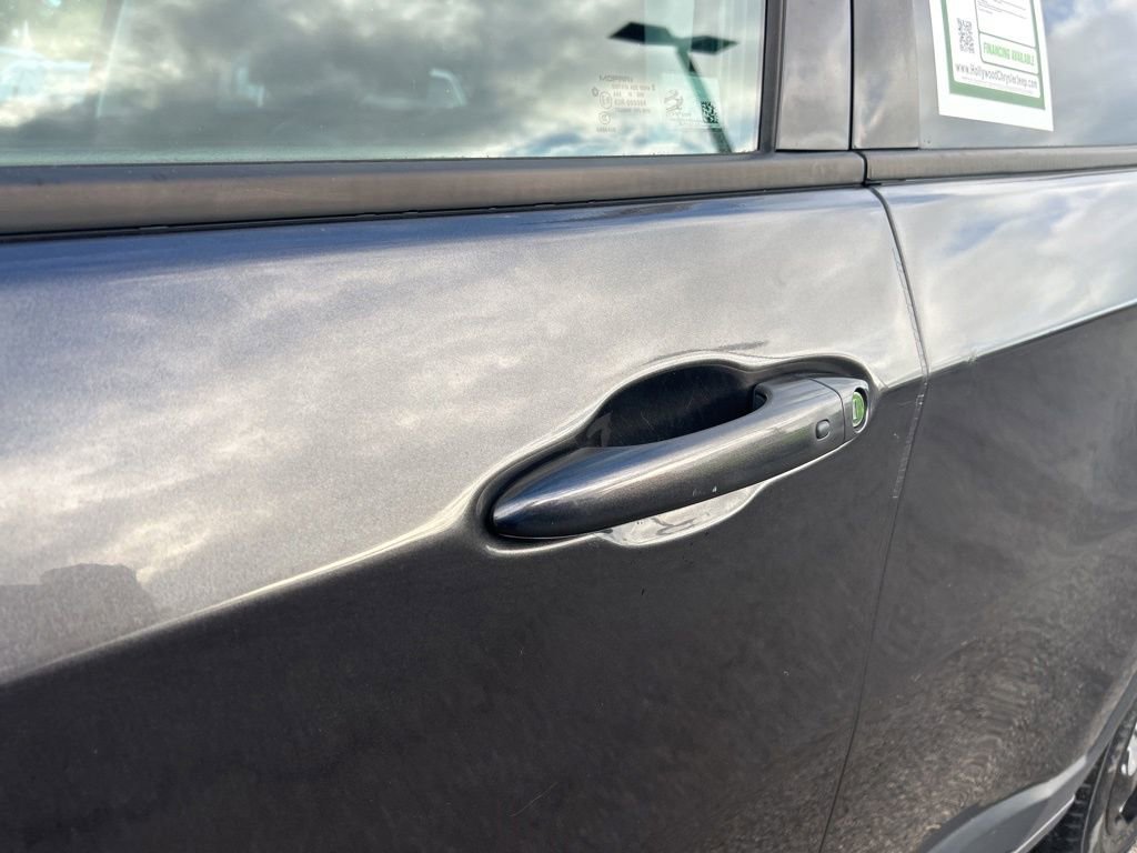 Used 2019 Jeep Compass Latitude FWD image 19