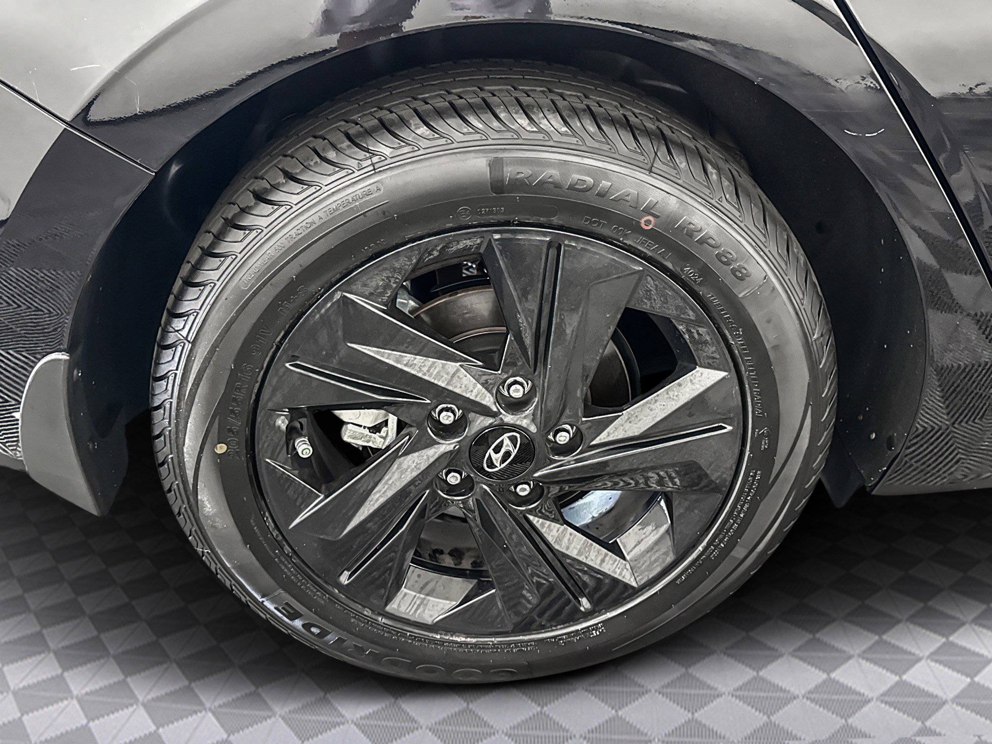 Used 2023 Hyundai Elantra SEL image 33