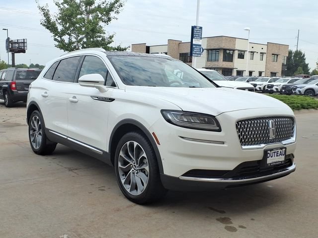 Used 2022 Lincoln Nautilus Reserve AWD/4WD image 3