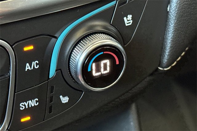 Used 2022 Chevrolet Traverse Premier w/ LPO, Floor Liner Package image 31