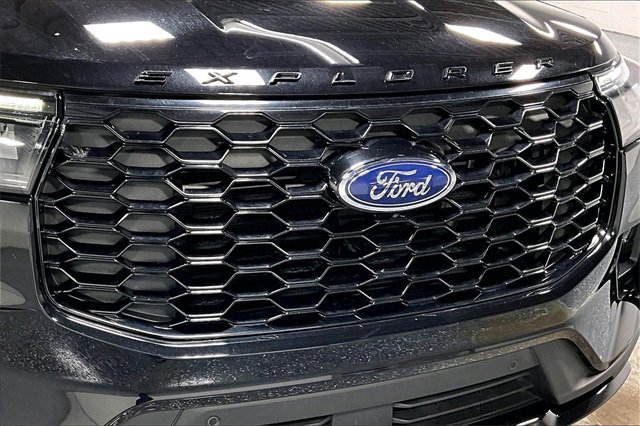 Used 2025 Ford Explorer ST-Line w/ ST-Line Street Pack image 31