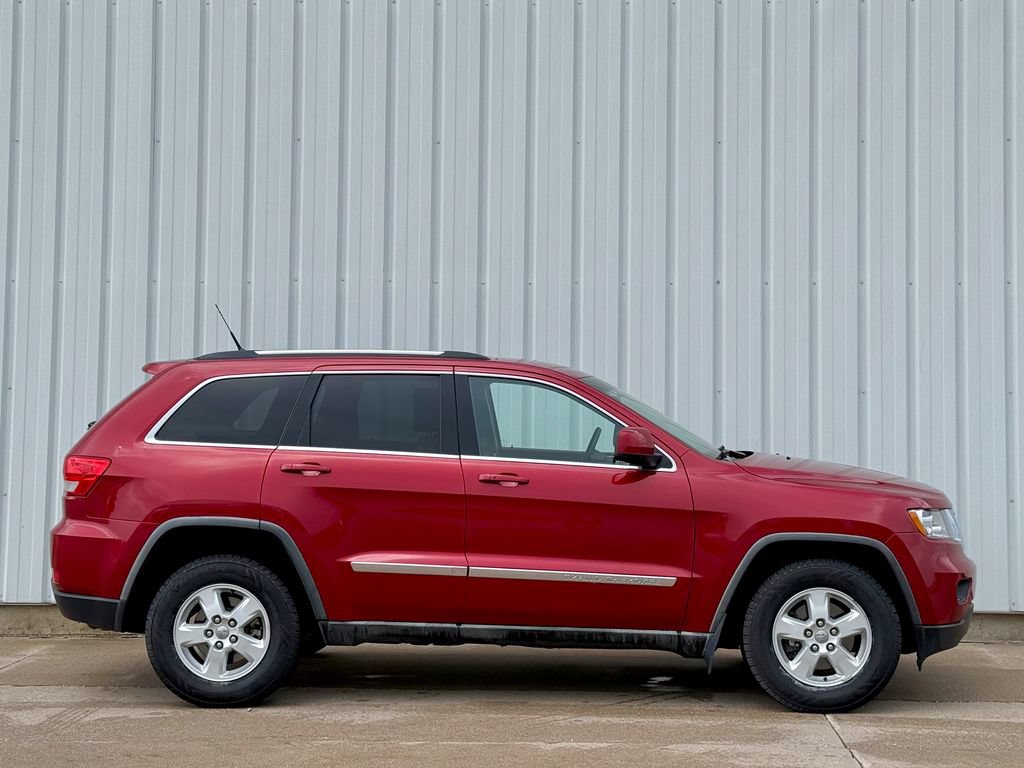 Used 2011 Jeep Grand Cherokee Laredo w/ Security & Convenience Group AWD/4WD image 7