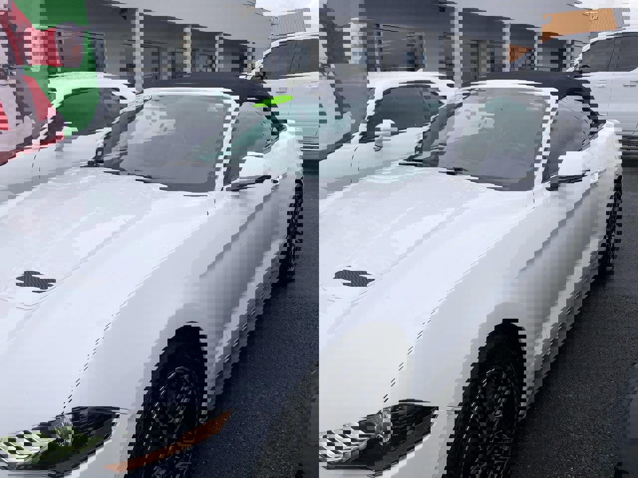 Used 2020 Ford Mustang Premium image 3