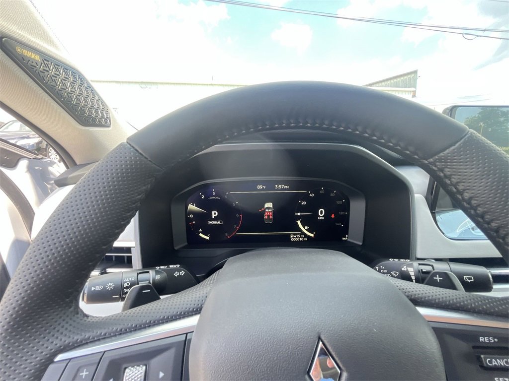 New 2025 Mitsubishi Outlander SE image 15