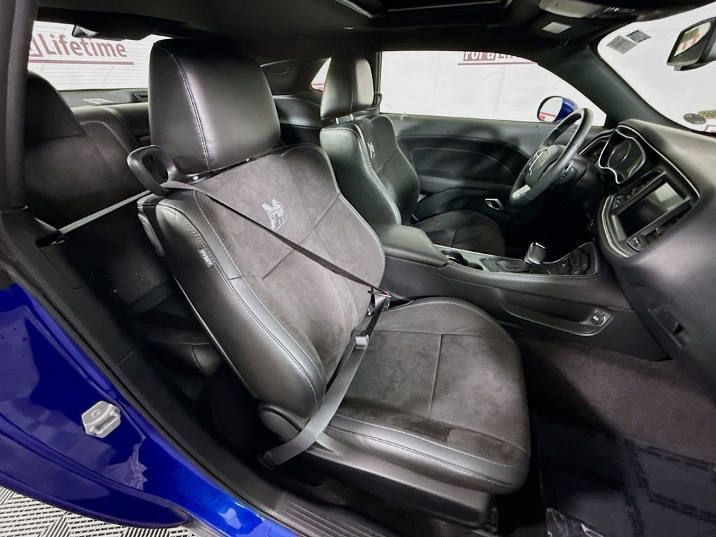 Used 2018 Dodge Challenger R/T Scat Pack w/ Leather Interior Group image 32