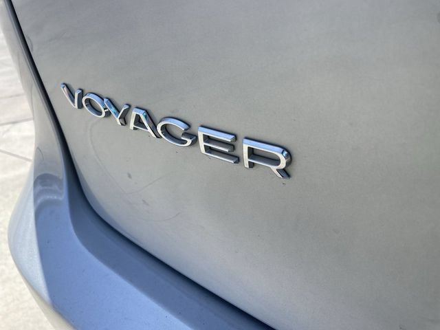 Used 2022 Chrysler Voyager LX FWD image 31