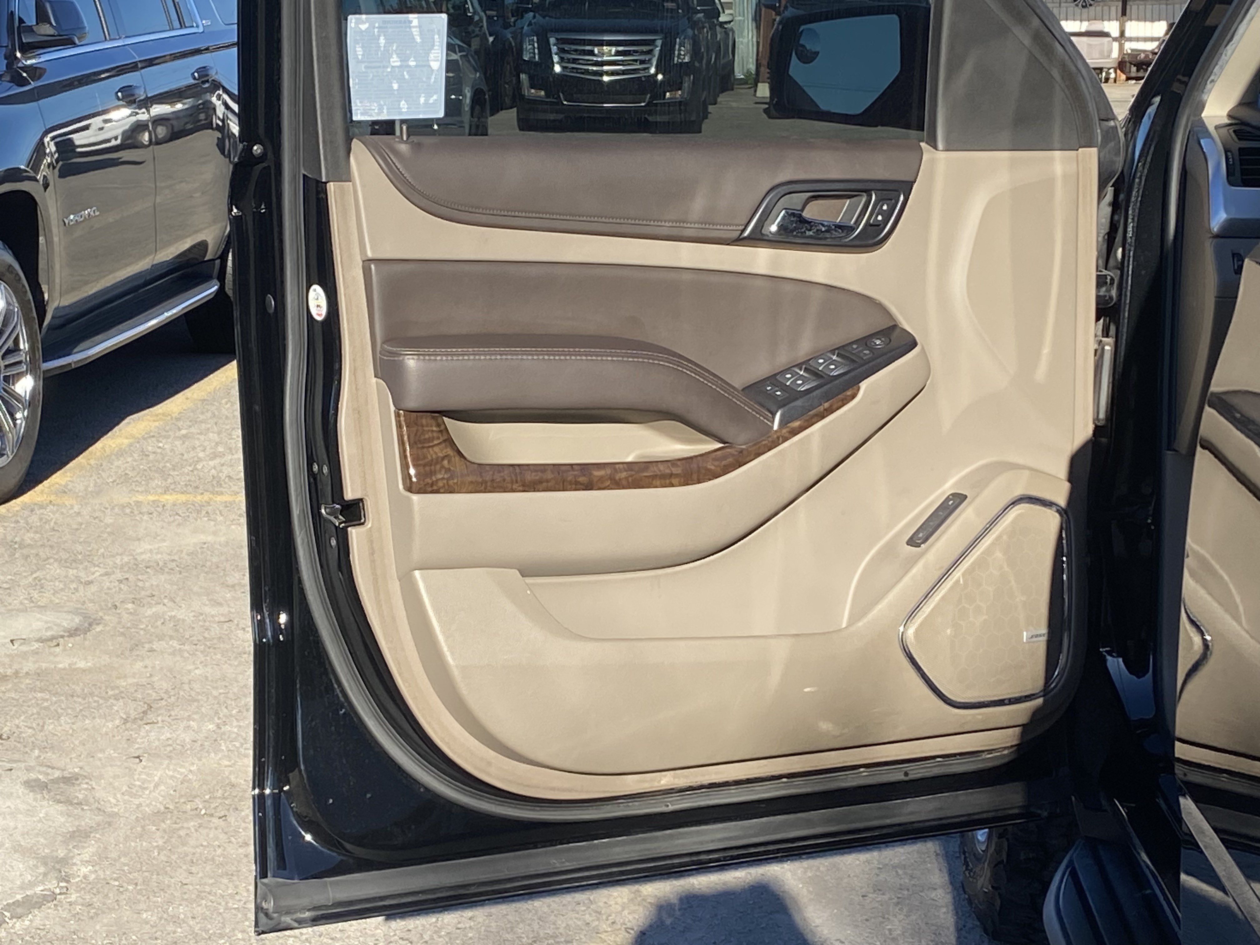 Used 2020 Chevrolet Suburban LT AWD/4WD image 18