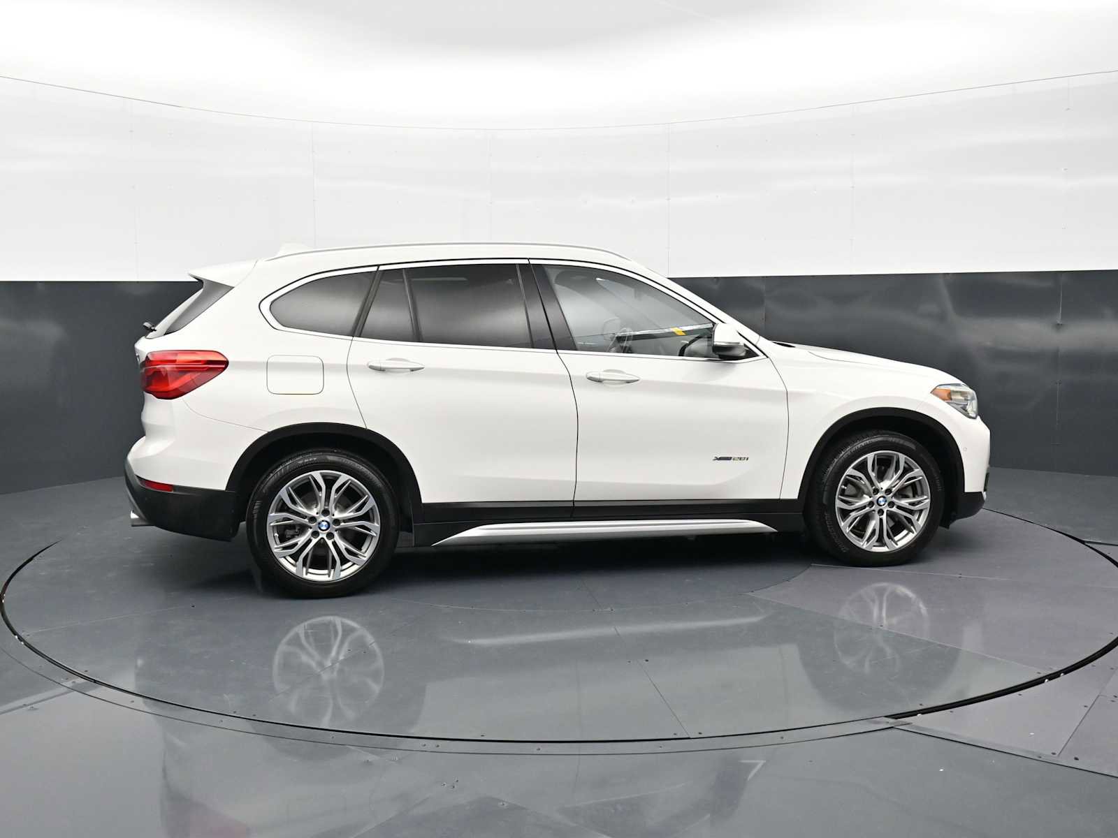 Used 2016 BMW X1 xDrive28i image 4
