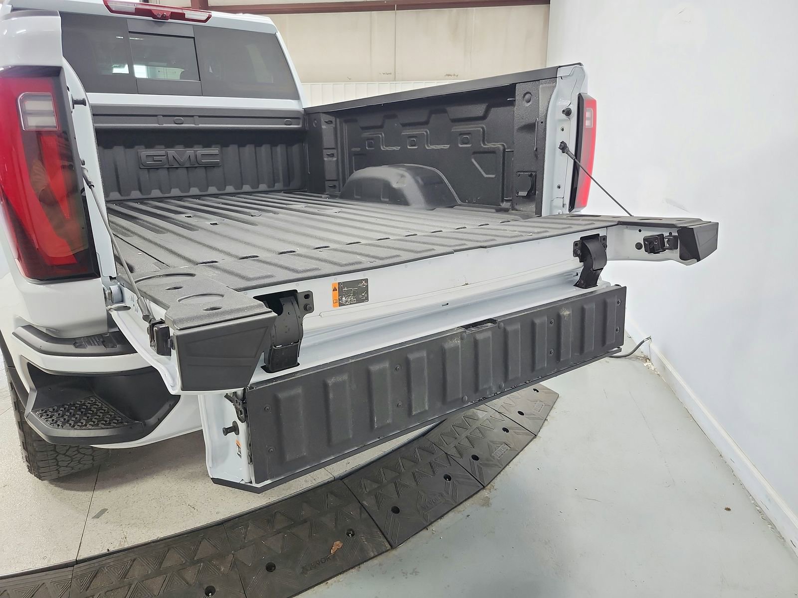 Used 2026 GMC Sierra 2500 Denali Ultimate image 52