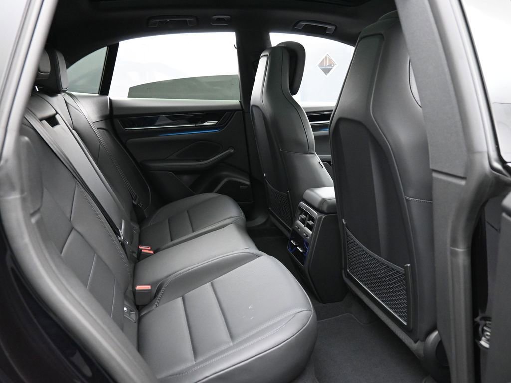 New 2026 Porsche Macan 4S Electric AWD/4WD image 28