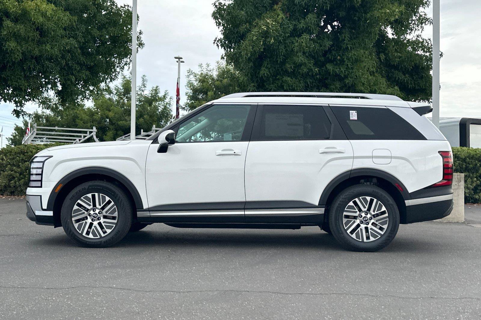 New 2027 Hyundai Palisade SEL FWD image 6