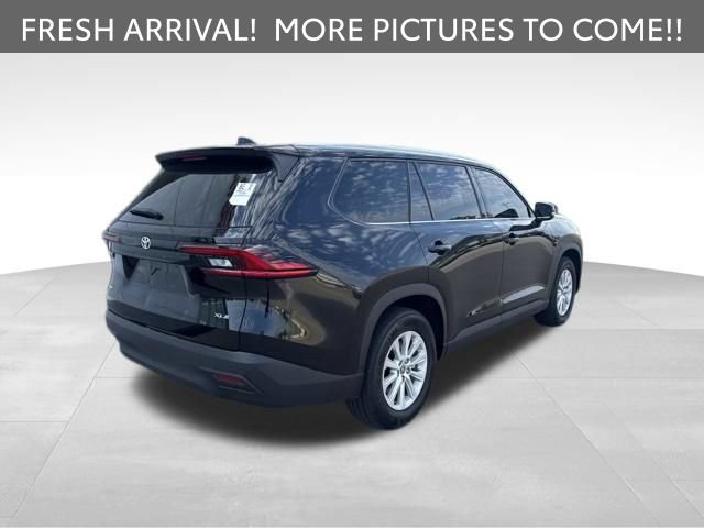 Used 2025 Toyota Grand Highlander AWD image 5