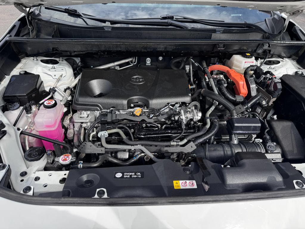 Used 2022 Toyota RAV4 LE AWD/4WD image 14