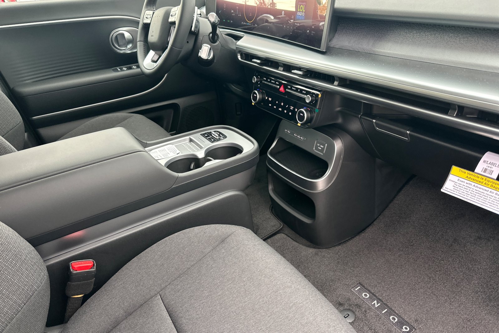New 2026 Hyundai Ioniq 9 SE AWD/4WD image 17