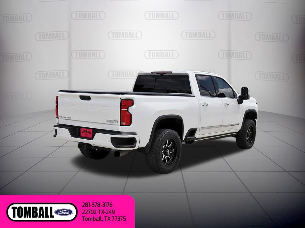 Used 2024 Chevrolet Silverado 2500 High Country w/ Technology Package AWD/4WD image 8