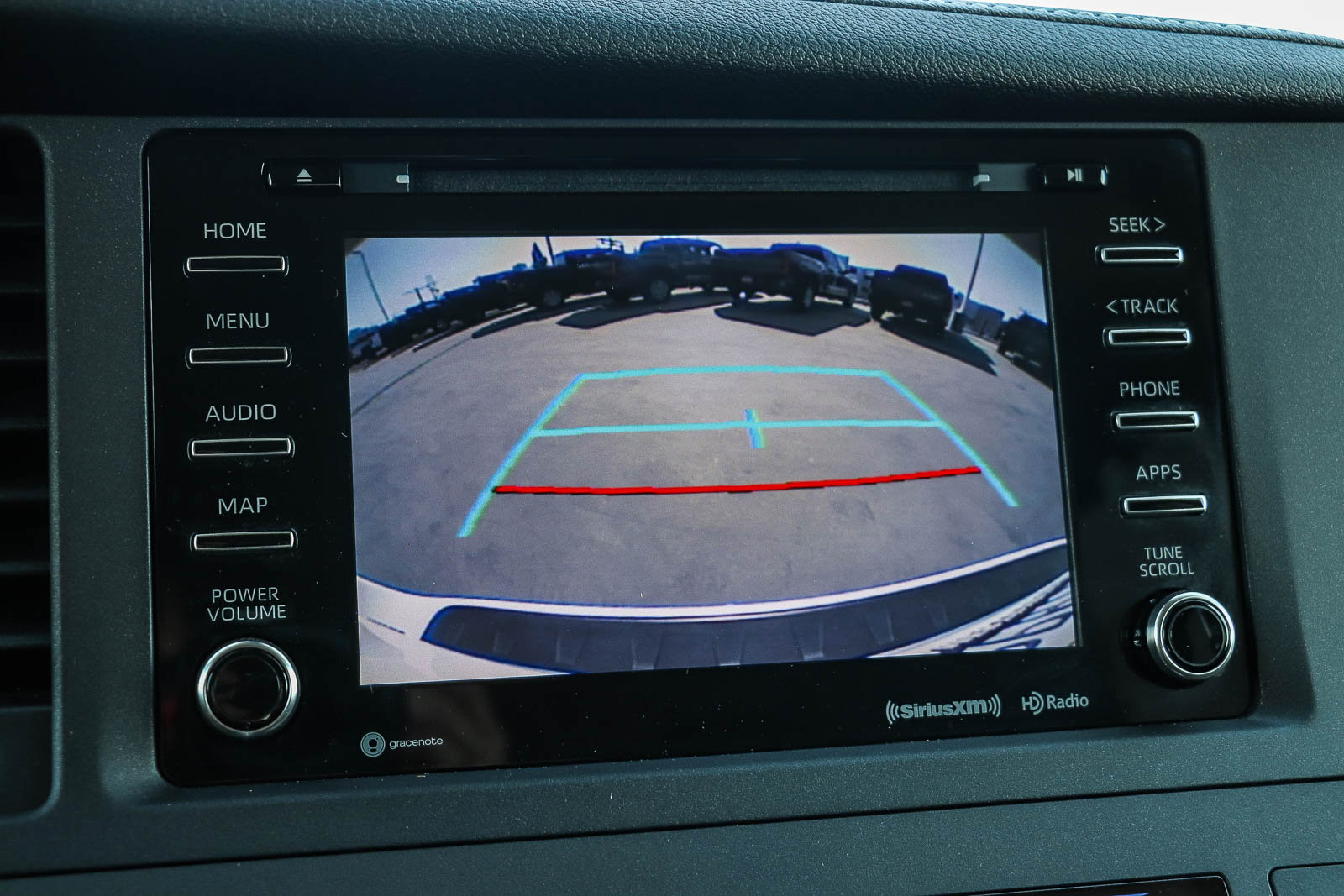 Used 2020 Toyota Sienna SE w/ Nightshade Edition FWD image 23