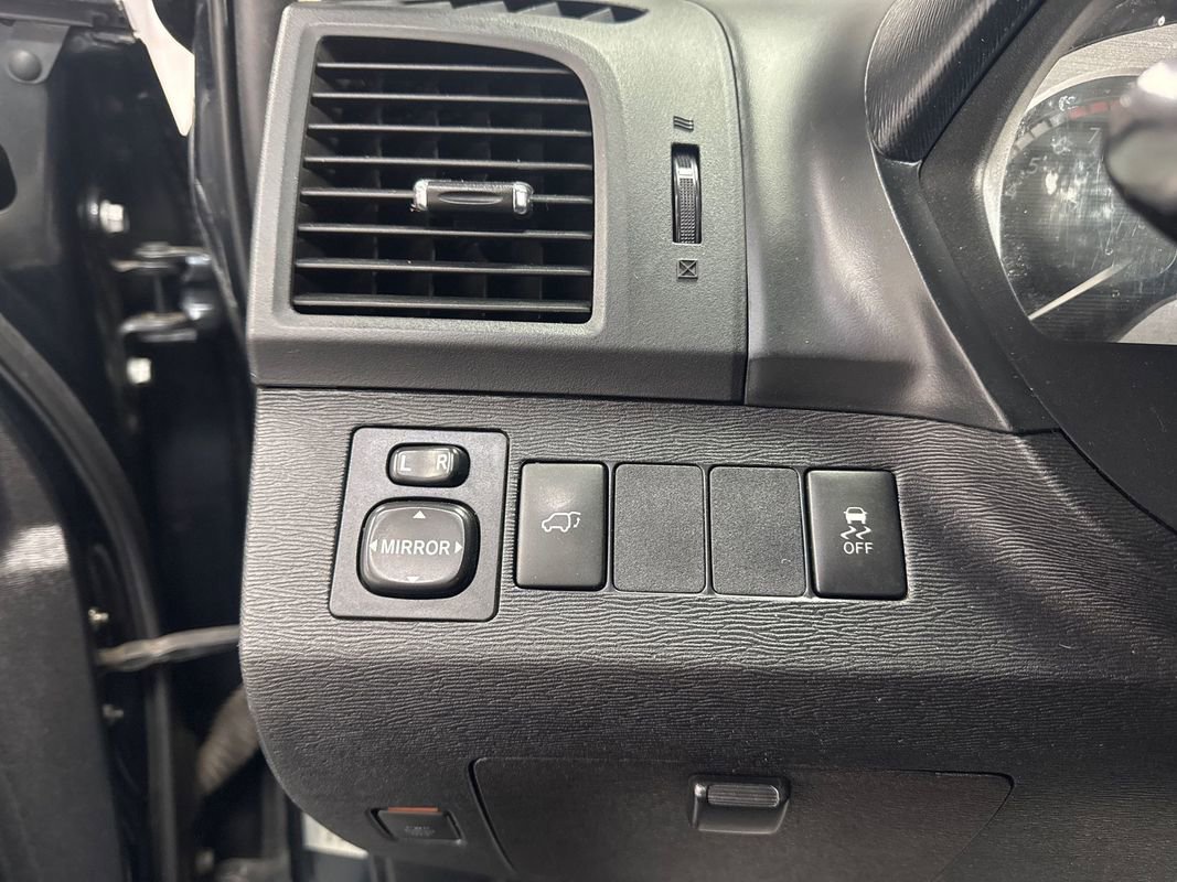Used 2014 Toyota Venza LE w/ LE Convenience Package image 11