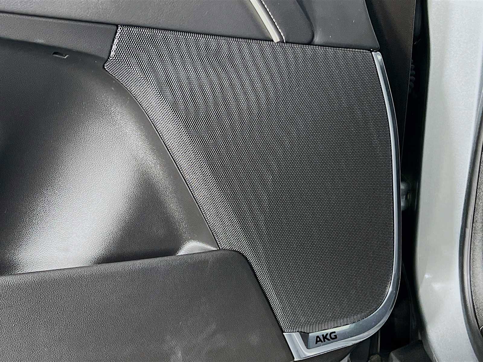 Used 2023 Cadillac Escalade Premium Luxury image 19