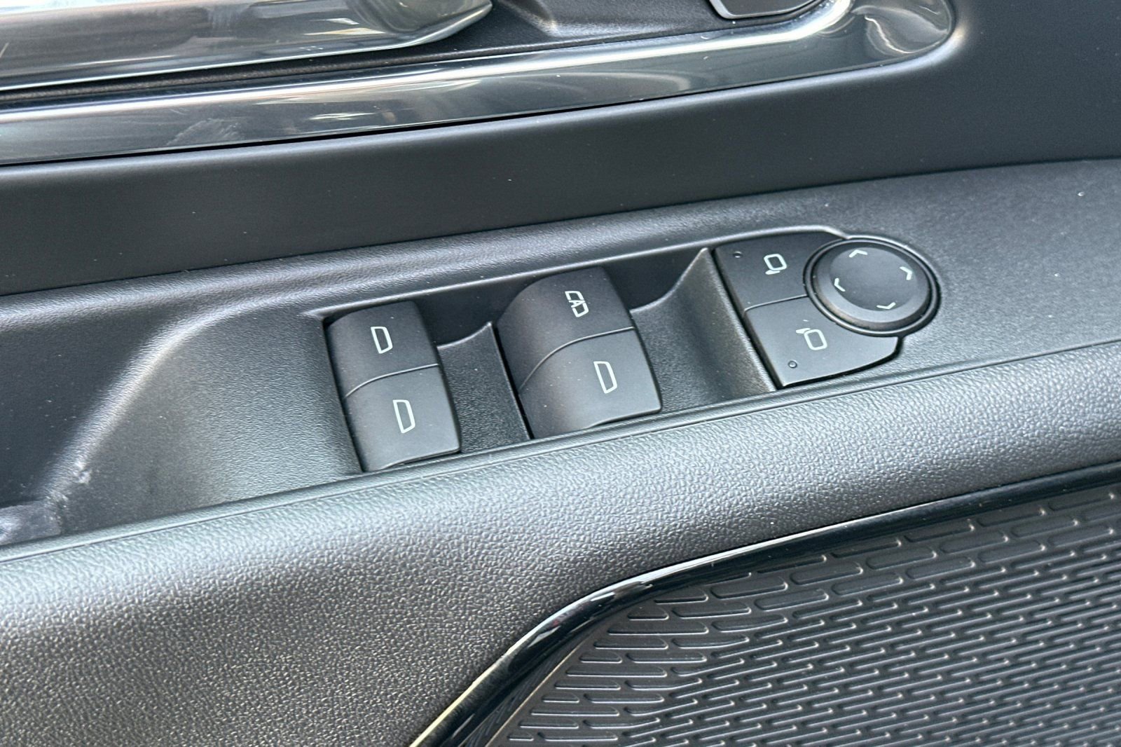 Used 2026 Chevrolet Silverado EV LT image 12