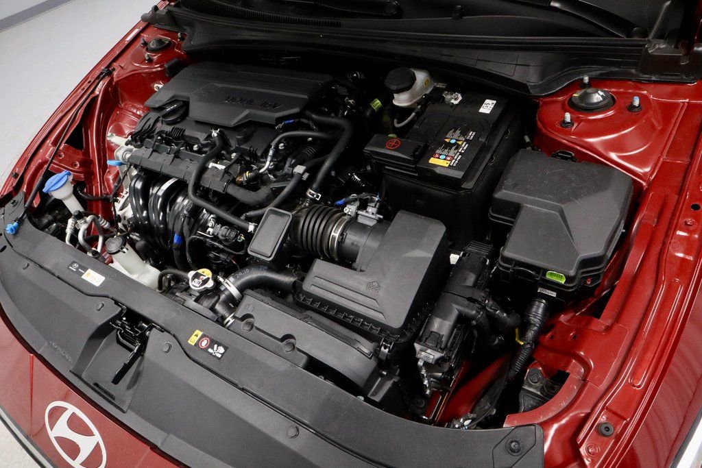 Certified 2025 Hyundai Elantra SEL image 23
