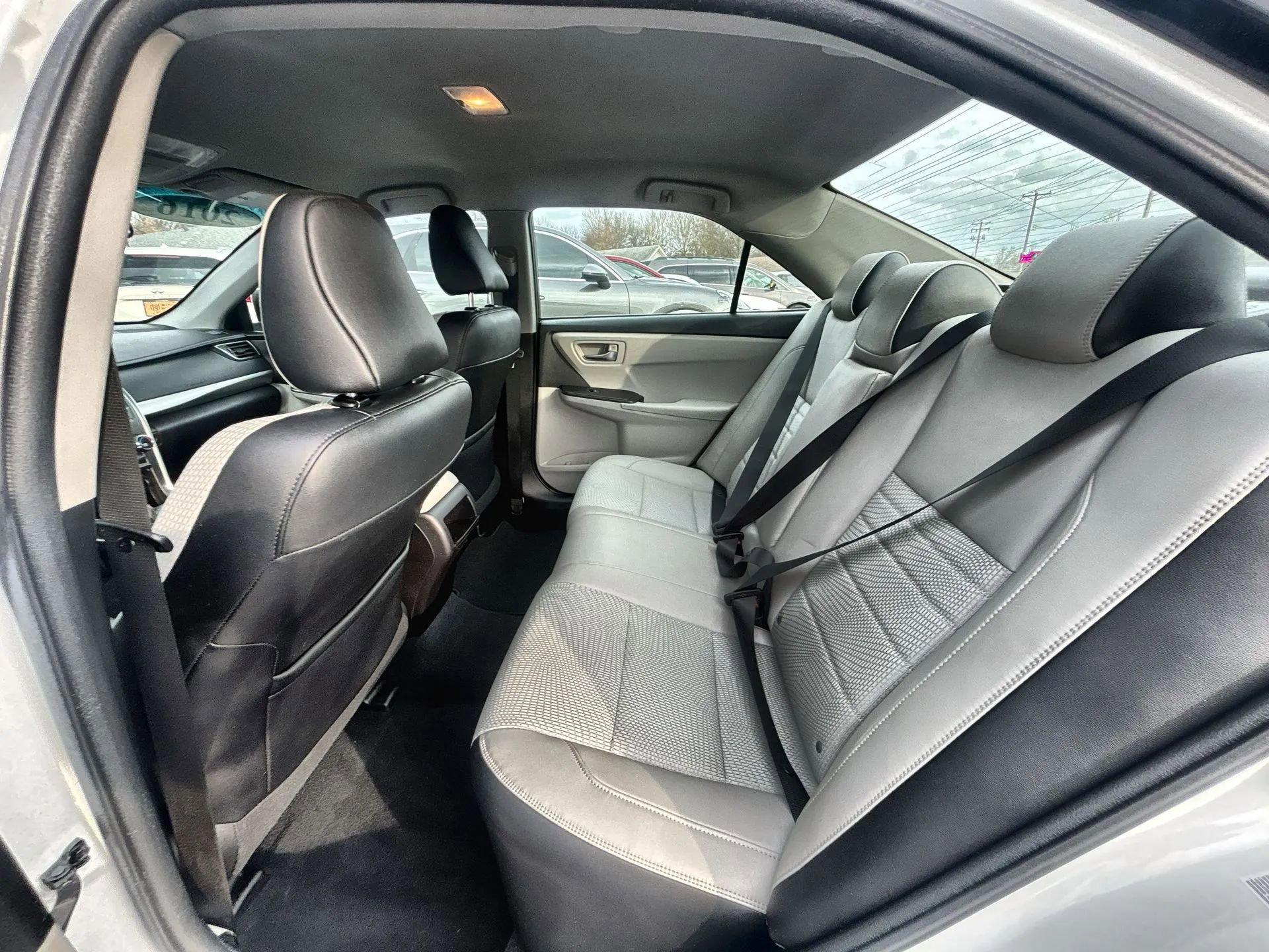 Used 2016 Toyota Camry SE image 23