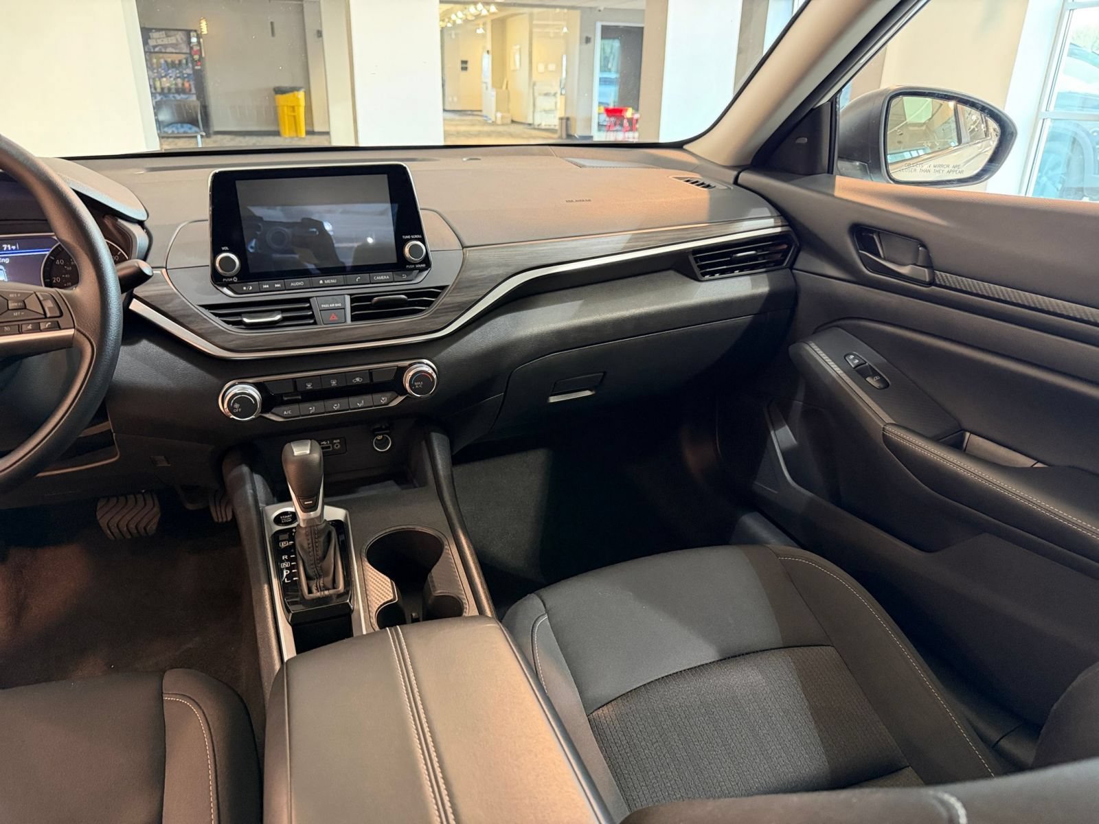 Used 2026 Nissan Altima 2.5 SV FWD image 33