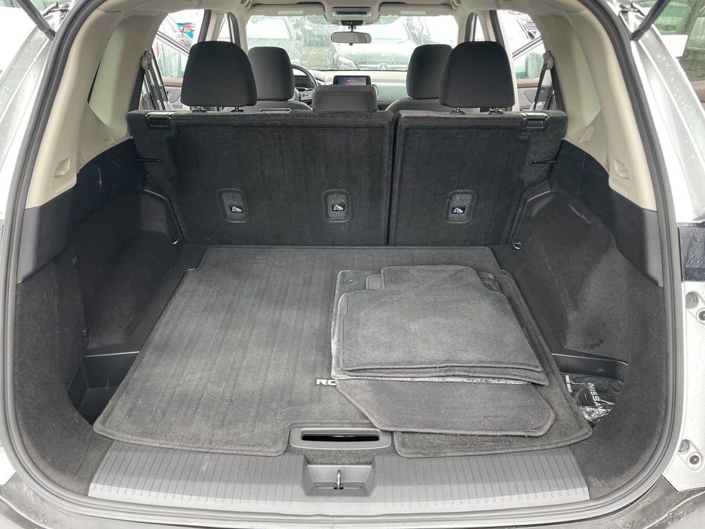 Used 2023 Nissan Rogue SV image 25