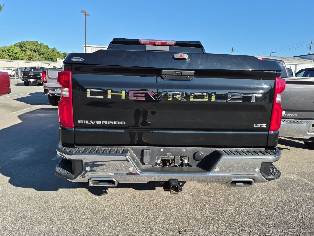 Used 2021 Chevrolet Silverado 1500 LTZ w/ LTZ Premium Package AWD/4WD image 8