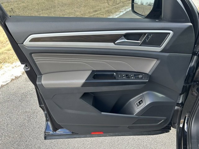 Used 2021 Volkswagen Atlas SE image 11