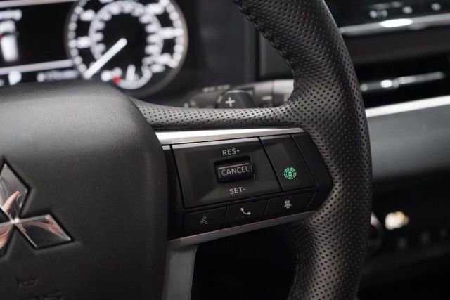 Used 2024 Mitsubishi Outlander SE image 21