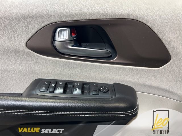 Used 2021 Chrysler Voyager Lxi image 27