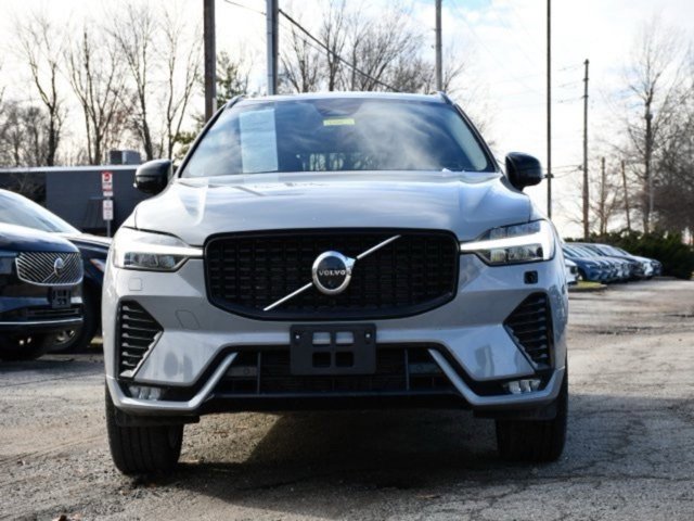 Certified 2025 Volvo XC60 B5 Plus image 2
