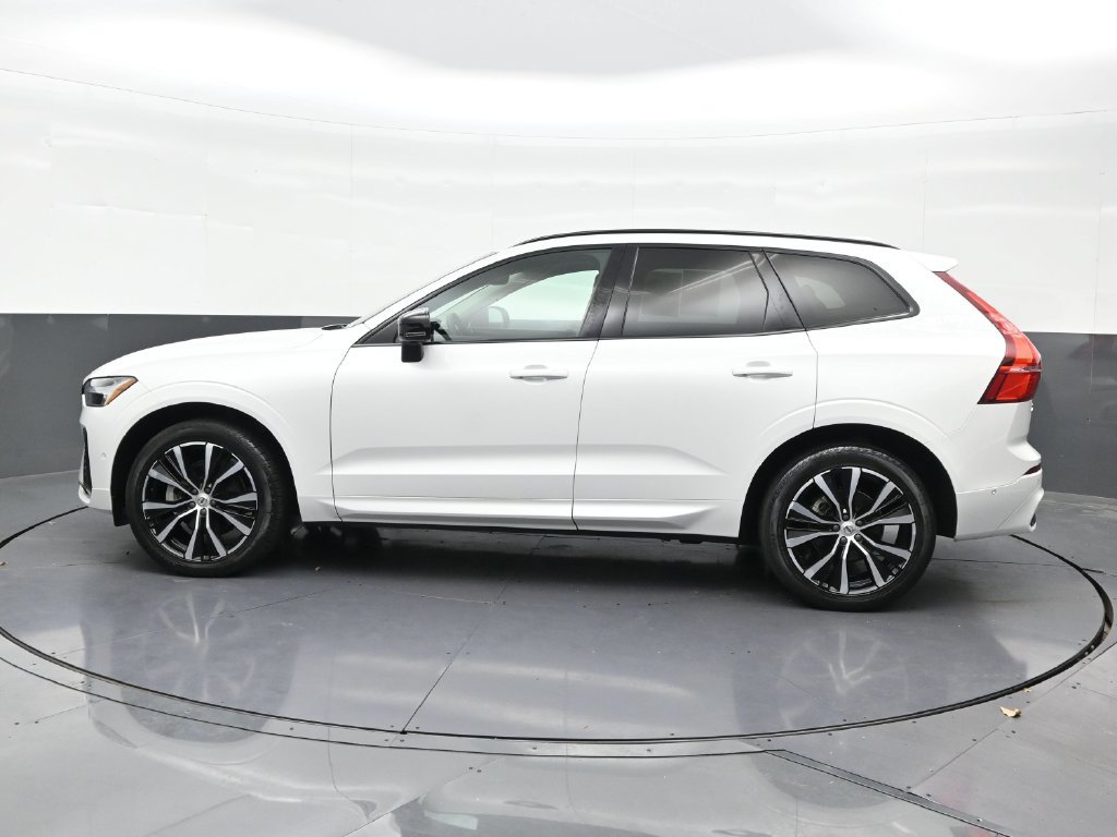 Certified 2024 Volvo XC60 B5 Plus AWD/4WD image 2