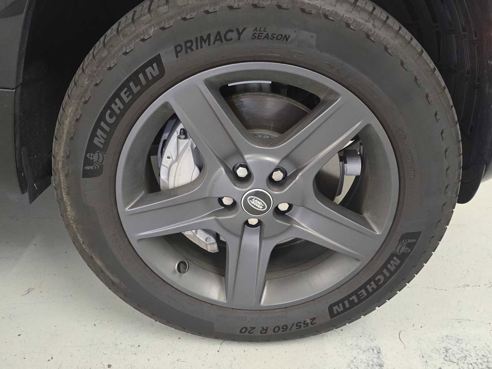 Used 2025 Land Rover Defender 90 X-Dynamic SE image 10