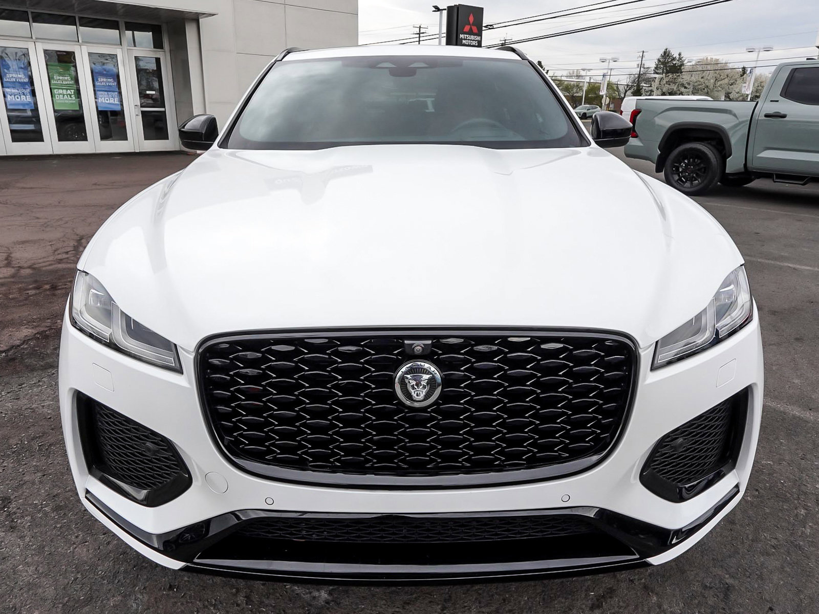 Used 2026 Jaguar F-PACE R-Dynamic S image 2