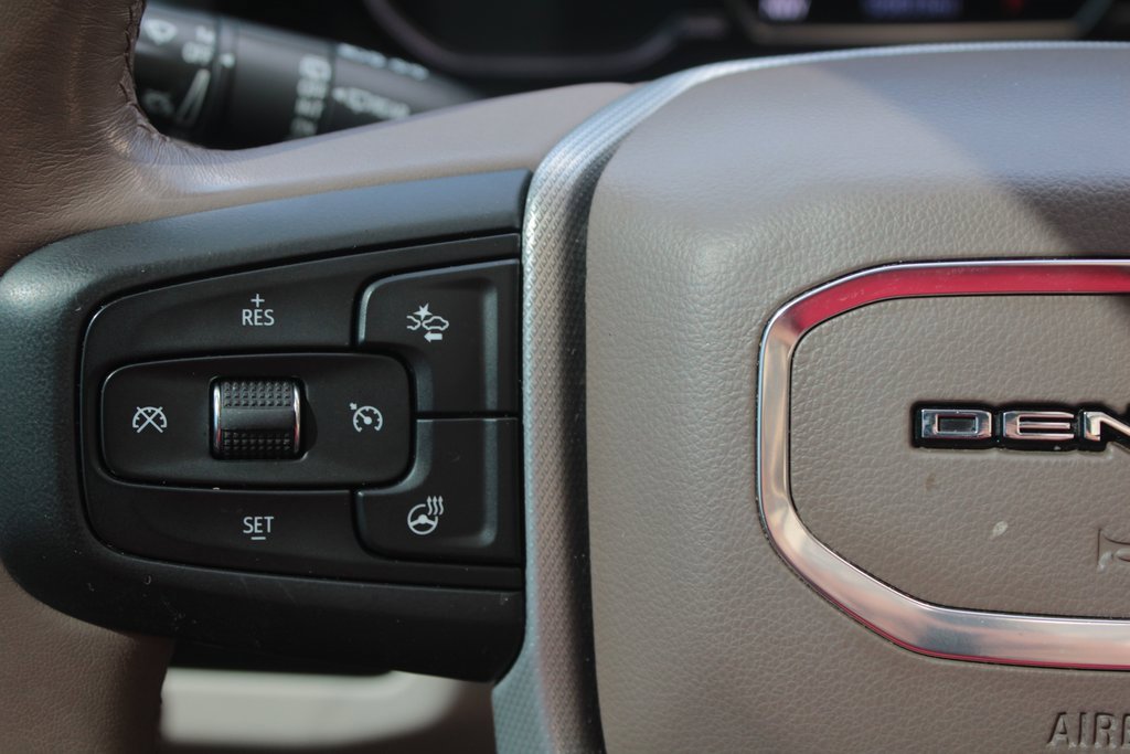 Used 2021 GMC Yukon XL Denali w/ Denali Premium Package image 21