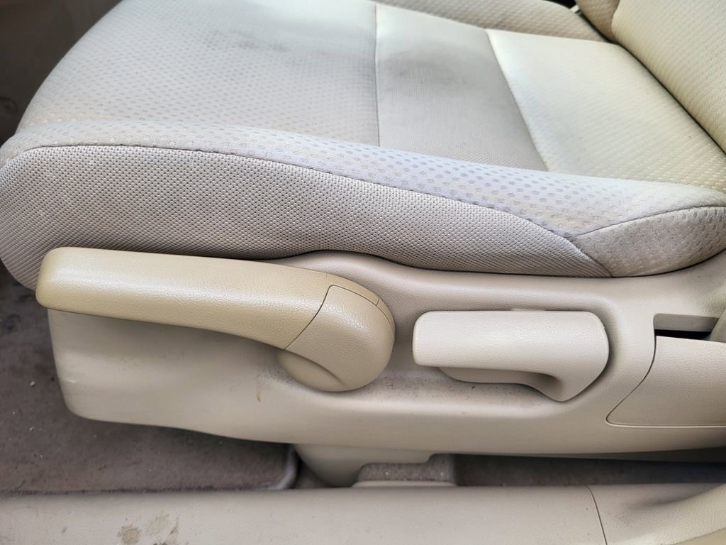 Used 2009 Honda CR-V LX image 11