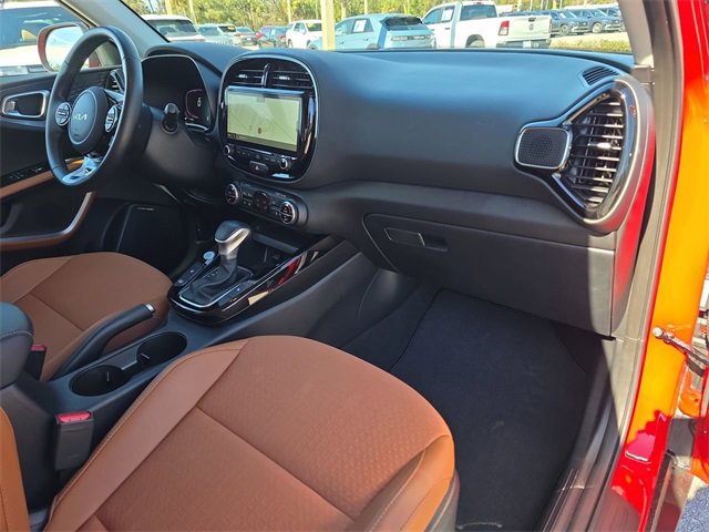 Used 2025 Kia Soul EX image 9