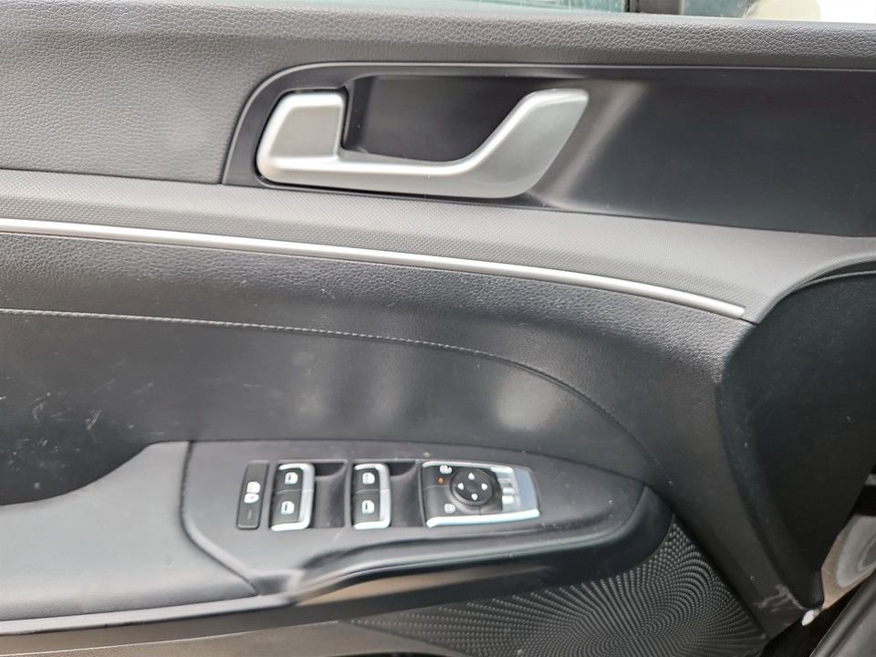 Used 2025 Kia K5 LXS image 21