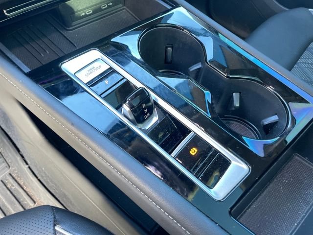 Used 2025 Volkswagen Atlas SEL Premium R-Line image 24