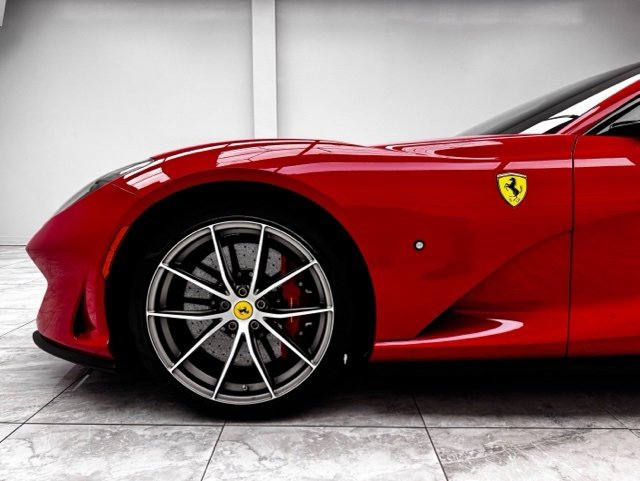 Used 2020 Ferrari 812 Superfast image 8