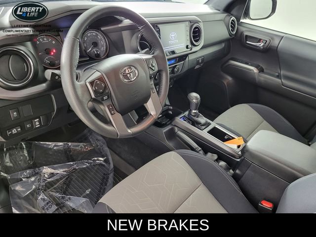 Used 2022 Toyota Tacoma TRD Sport w/ Technology Package image 12