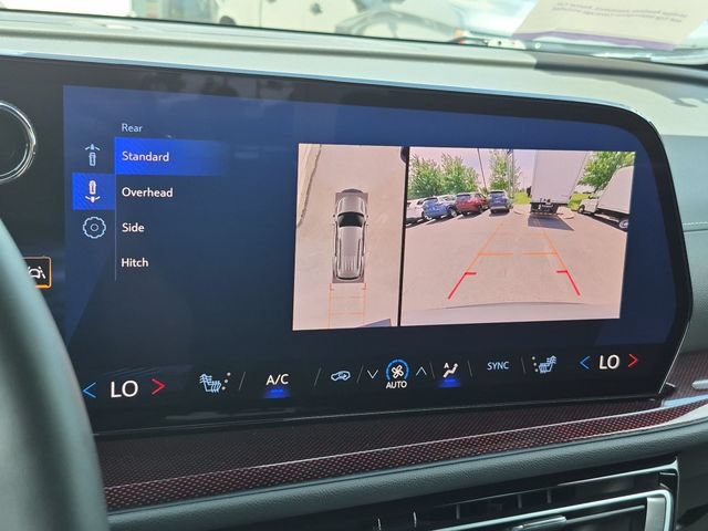 Used 2024 Chevrolet Traverse Z71 w/ LPO, Floor Liner Package AWD/4WD image 17
